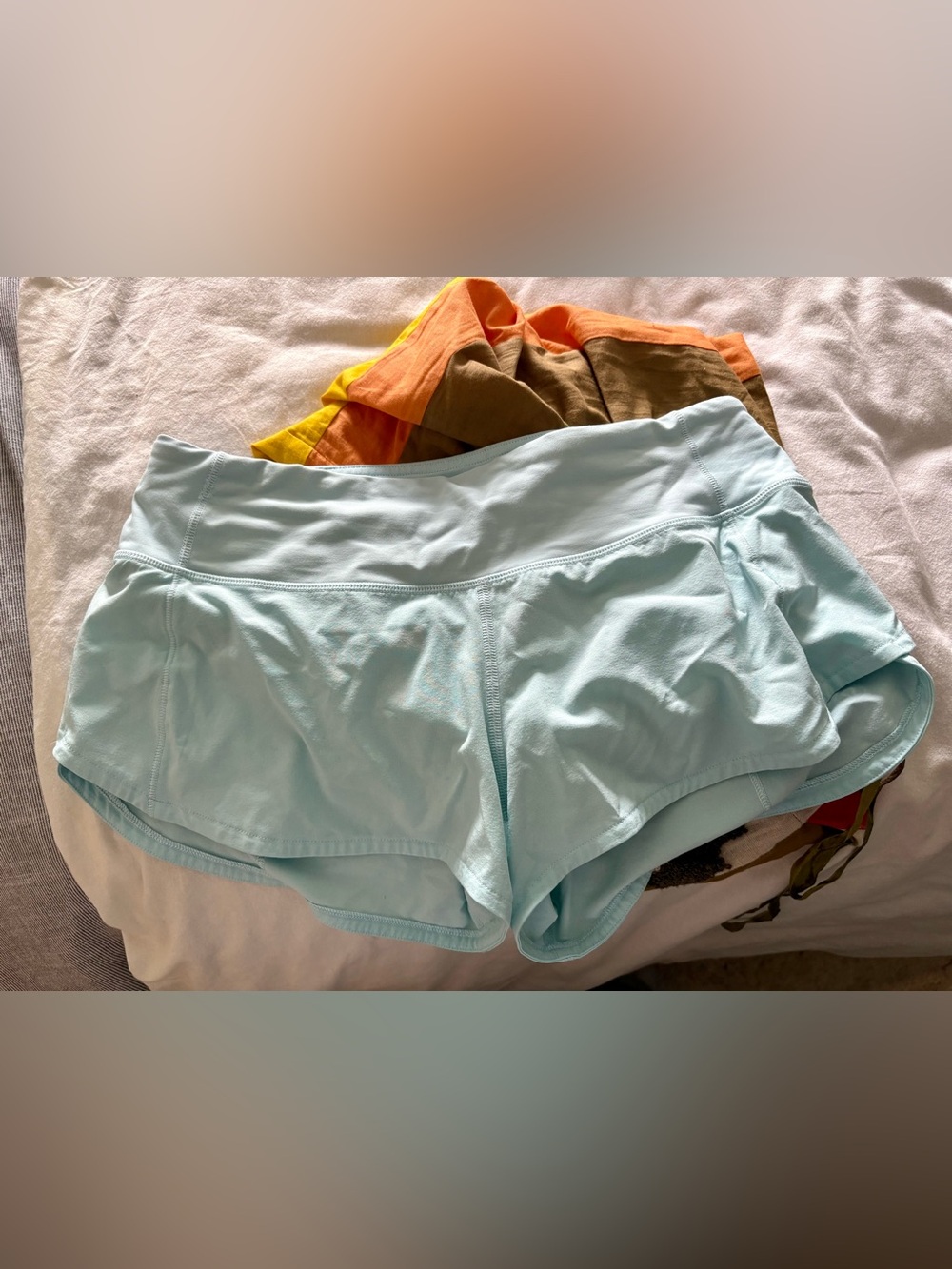 Lululemon Discontinued Speed Ups size 4 2.5 Inseam EUC